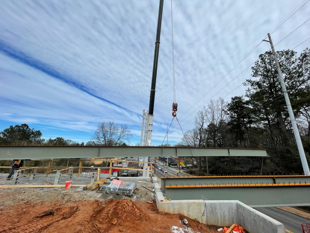 Installation of pedestrian bridge over Metropolitan Parkway. March 2021. Photo by Astra Group.
