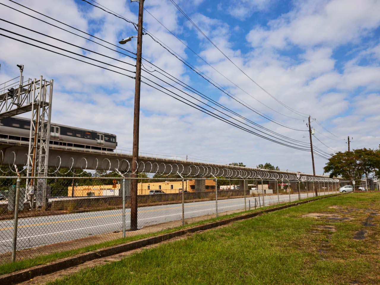 A MARTA train passes by the Beltline's site at 1150 Murphy Avenue and Avon Avenue. (Photo Credit: Erin Sintos)