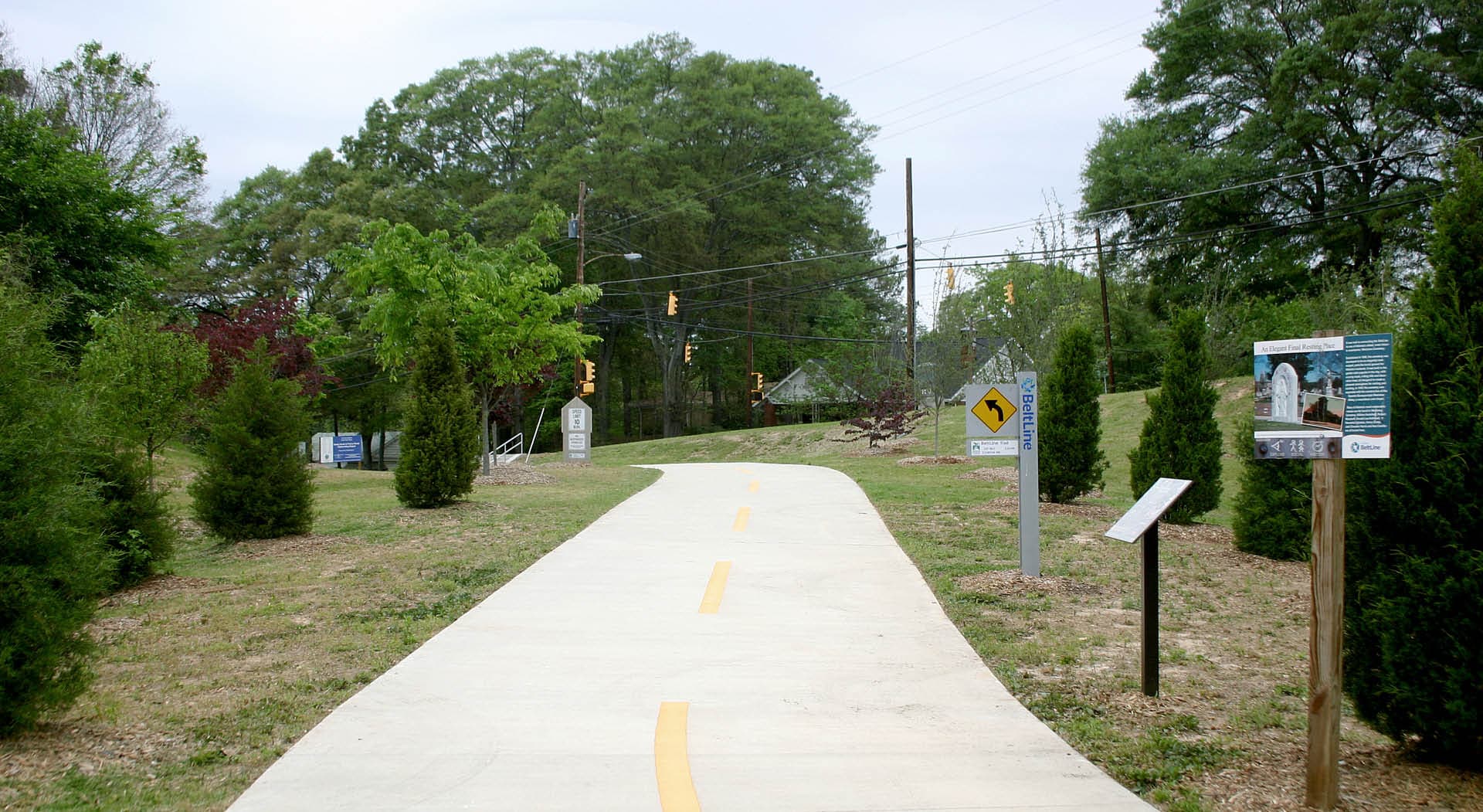 View of the West End Trail after it crosses the Westside Trail and heads towards Westview Drive. (Photo Credit: Christopher T. Martin)